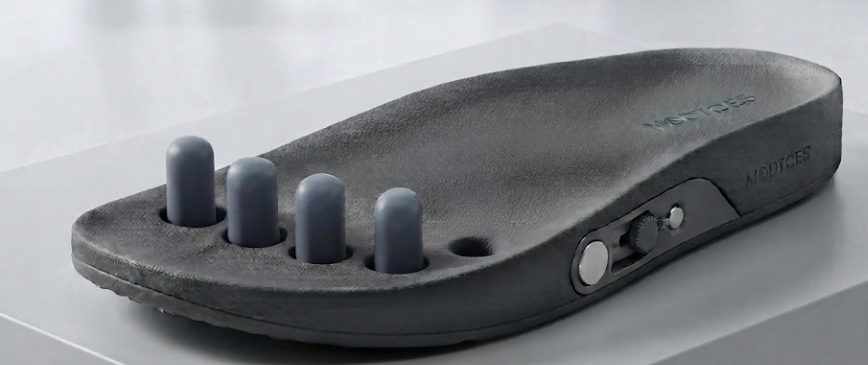 Side angle of the toe-spacer peg concept render
